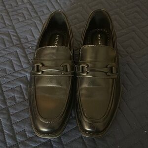 Dress shoes